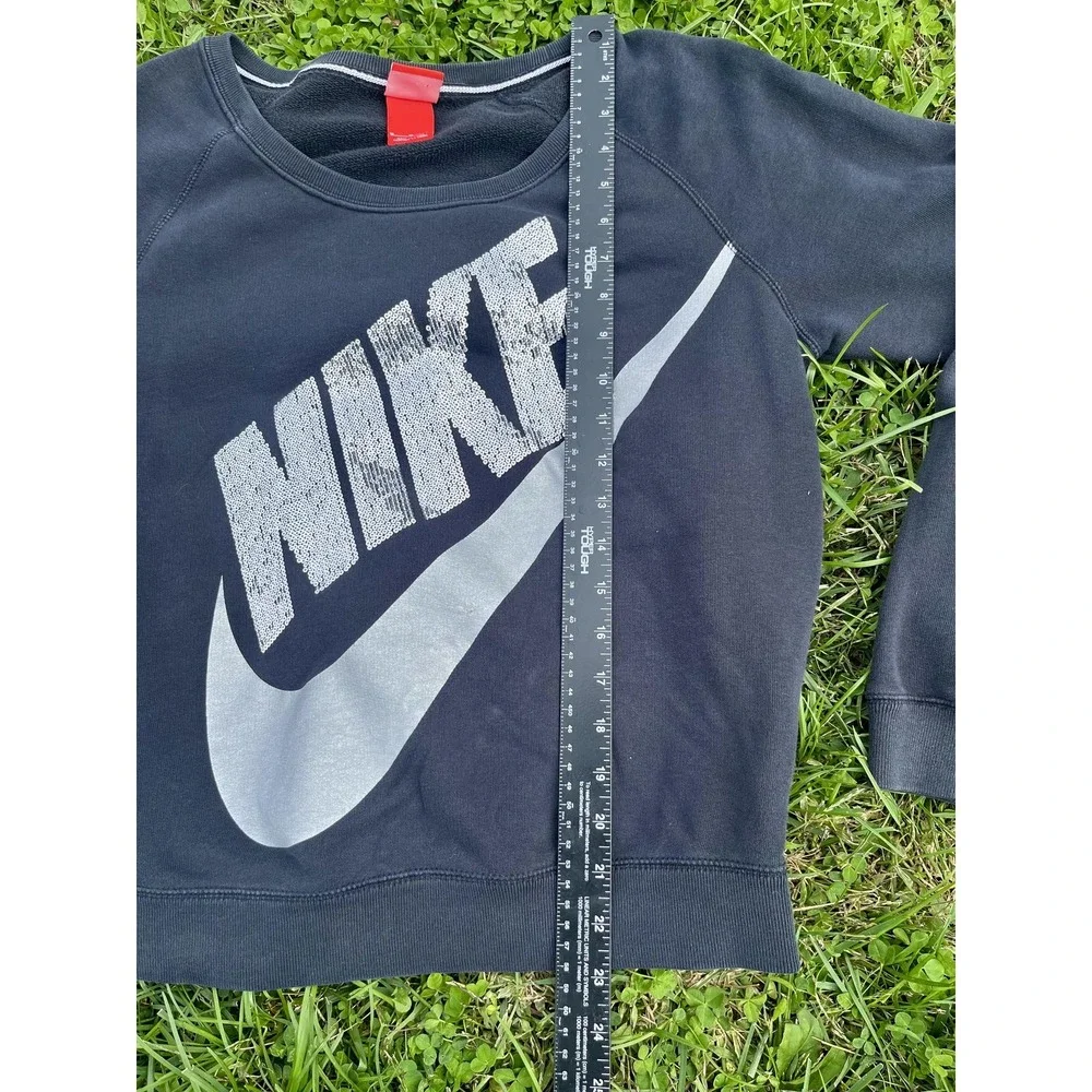Nike Sweatshirt Womens Medium Black Crewneck Pullover Big‎ Swoosh Logo Raglan